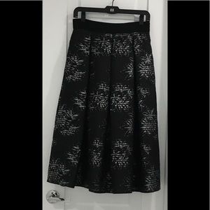 WHITE HOUSE BLACK MARKET FULL SKIRT